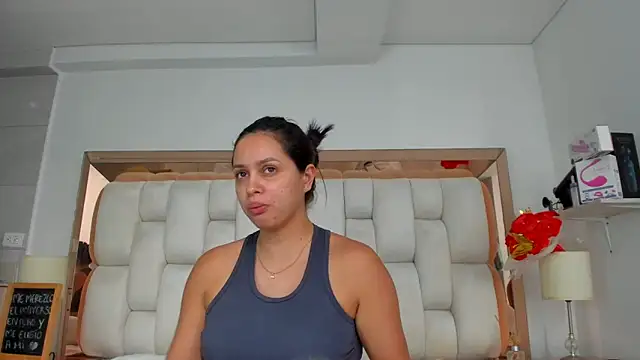 emilyparkerr01 online show from September 2025 09:37:01 PM