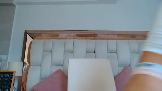 emilyparkerr01 online show from November 2025 09:14:01 PM