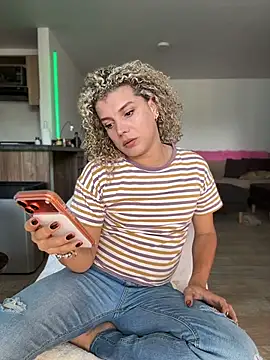 Georgiafox online show from April 2026 06:11:02 PM