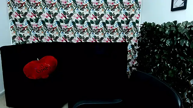 Snapshot of Wendy_Hot_ chatting on March 2025 03:51:01 AM Wendy Hot online show from March 2025 03:51:01 AM