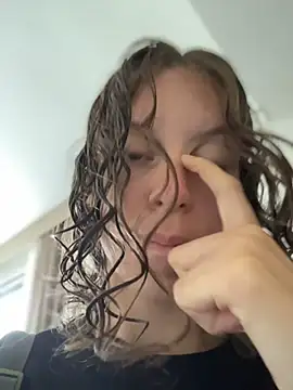 Snapshot of RinaMood chatting on January 2026 04:39:02 AM RinaMood online show from January 2026 04:39:02 AM