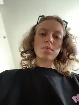 Snapshot of RinaMood chatting on February 2026 03:49:02 AM RinaMood online show from February 2026 03:49:02 AM