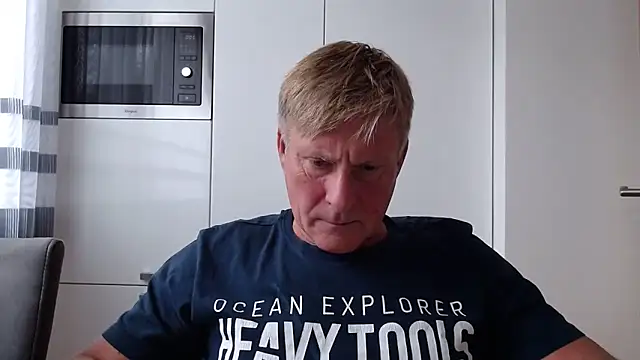 johnnym1 online show from October 2025 02:45:02 PM