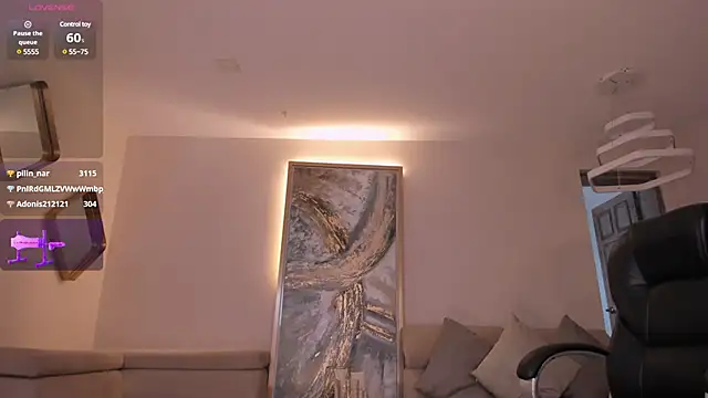 Snapshot of RoxanneHill_ chatting on March 2025 06:41:02 PM RoxanneHill online show from March 2025 06:41:02 PM