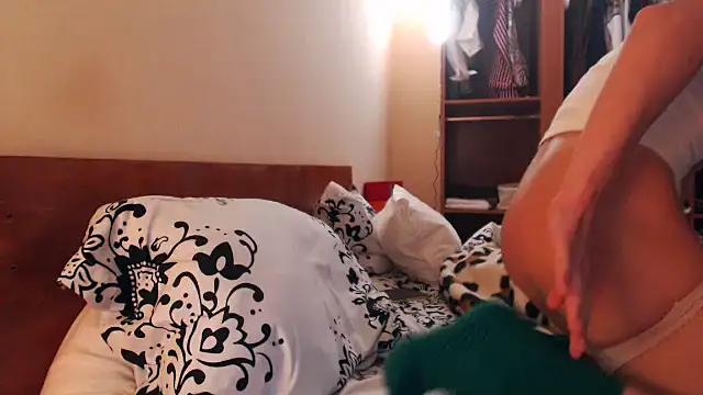 Snapshot of LovelyAndraGirl chatting on January 2025 02:52:01 PM LovelyAndraGirl online show from January 2025 02:52:01 PM