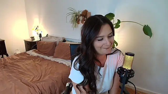 Snapshot of Lenas_Room chatting on March 2026 07:47:01 AM Lenas Room online show from March 2026 07:47:01 AM