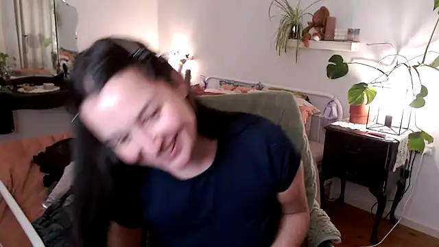 Snapshot of Lenas_Room chatting on May 2026 04:18:01 AM Lenas Room online show from May 2026 04:18:01 AM