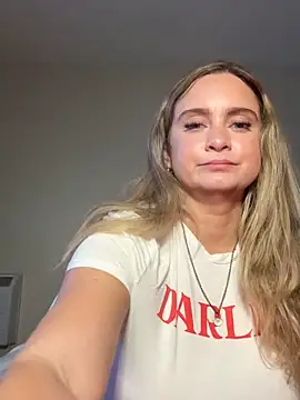 Sophie Raegan online show from April 2026 02:18:02 PM