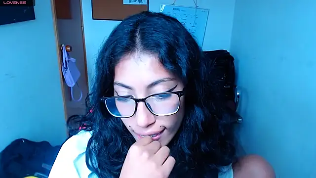 Snapshot of sofia_rosse4 chatting on April 2026 07:14:01 PM sofia rosse4 online show from April 2026 07:14:01 PM