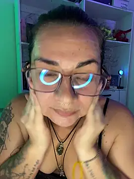 Snapshot of Amarantha_666 chatting on May 2026 11:32:01 PM Amarantha 666 online show from May 2026 11:32:01 PM