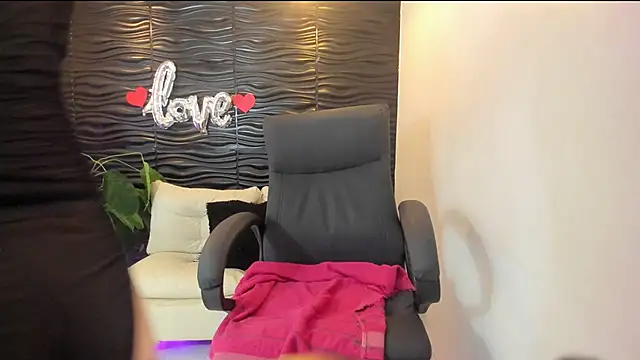 Snapshot of sofia_44 chatting on January 2026 07:11:01 PM sofia 44 online show from January 2026 07:11:01 PM