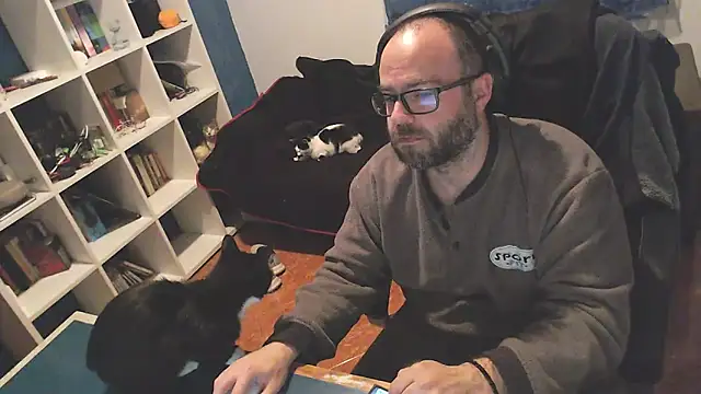 Snapshot of ravingr4d4 chatting on March 2025 12:40:02 AM ravingr4d4 online show from March 2025 12:40:02 AM
