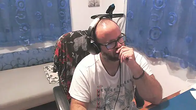 Snapshot of ravingr4d4 chatting on October 2025 10:28:02 PM ravingr4d4 online show from October 2025 10:28:02 PM