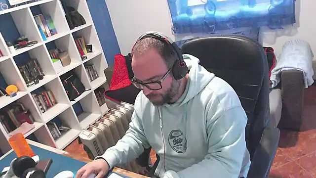 ravingr4d4 online show from December 2025 12:21:02 PM