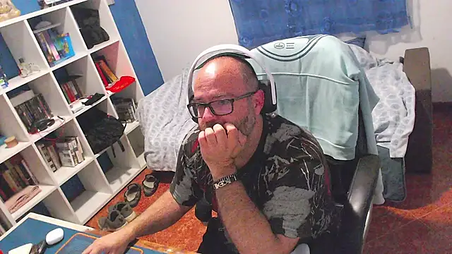 Snapshot of ravingr4d4 chatting on May 2026 09:01:02 PM ravingr4d4 online show from May 2026 09:01:02 PM