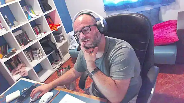 Snapshot of ravingr4d4 chatting on June 2026 10:06:02 AM ravingr4d4 online show from June 2026 10:06:02 AM