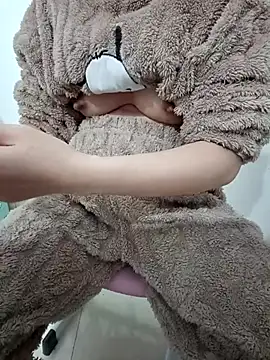 Snapshot of SweetGirl2k2 chatting on December 2025 01:44:02 AM SweetGirl2k2 online show from December 2025 01:44:02 AM