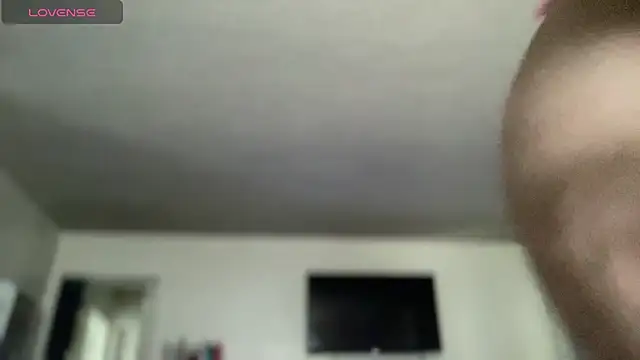 cocaNutt online show from August 2026 06:11:01 PM