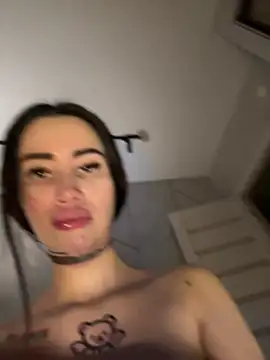 Snapshot of Yunasi chatting on February 2025 11:21:02 AM Yunasi online show from February 2025 11:21:02 AM