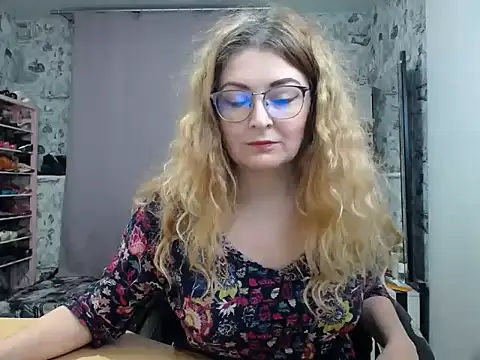 Helen1974 online show from March 2025 04:52:02 PM