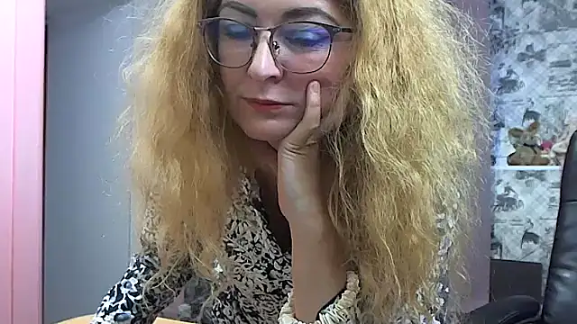 Helen1974 online show from December 2025 01:07:01 PM