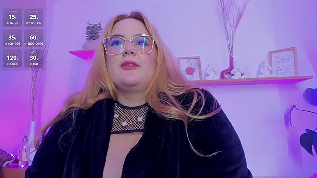 sophiarossee  online show from April 2026 06:43:01 PM