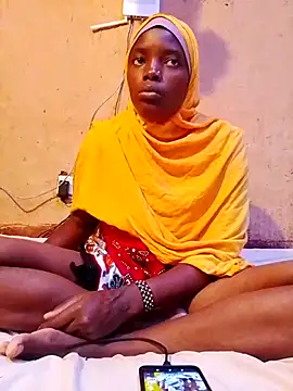 Snapshot of cute_naimah chatting on November 2025 10:01:02 PM cute naimah online show from November 2025 10:01:02 PM