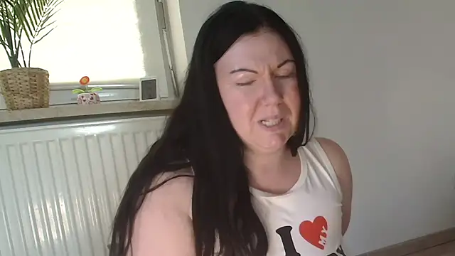 Snapshot of p6w_official chatting on February 2025 02:13:01 PM p6w official online show from February 2025 02:13:01 PM