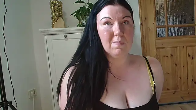 Snapshot of p6w_official chatting on March 2025 03:50:02 PM p6w official online show from March 2025 03:50:02 PM