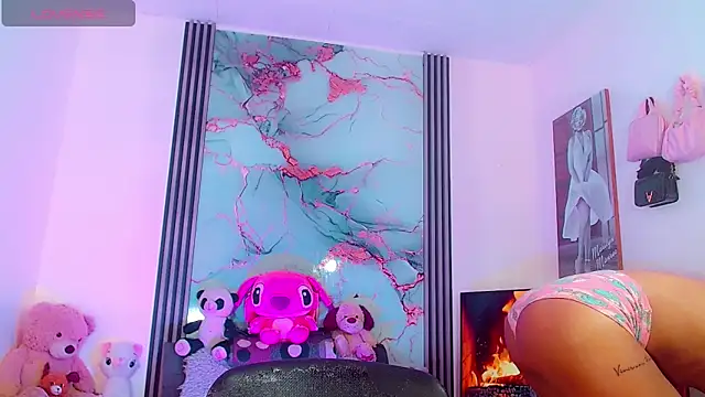  ChanellR  online show from September 2025 08:14:01 PM