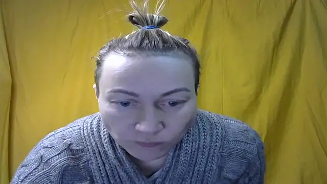 wLESLYMOSw online show from February 2025 07:52:02 PM