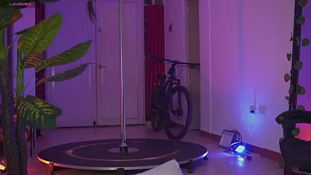 EmmaSanzz  online show from February 2026 10:37:02 AM