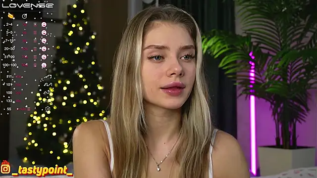 Snapshot of TastyPoint chatting on December 2024 05:26:02 PM TastyPoint online show from December 2024 05:26:02 PM