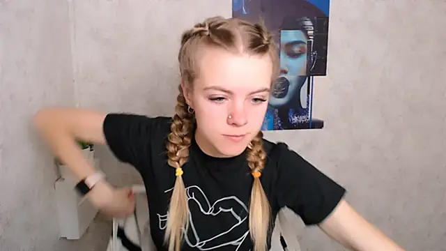 AliceFlirtt  online show from September 2025 09:00:01 AM