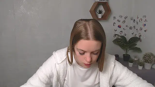 AliceFlirtt  online show from September 2025 09:03:01 AM