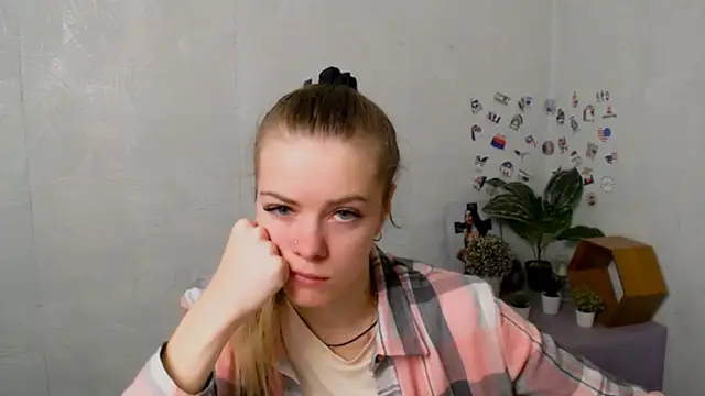 AliceFlirtt  online show from November 2025 08:14:02 AM