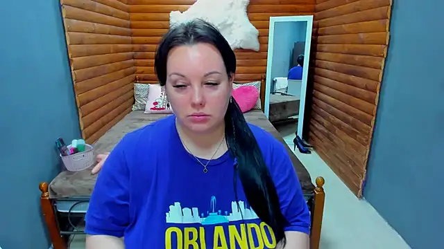 BubbleEmma online show from January 2025 01:51:02 PM