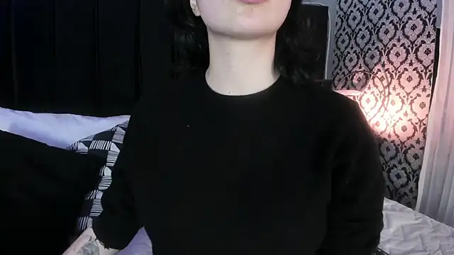 Adeelinee online show from March 2026 07:53:01 PM