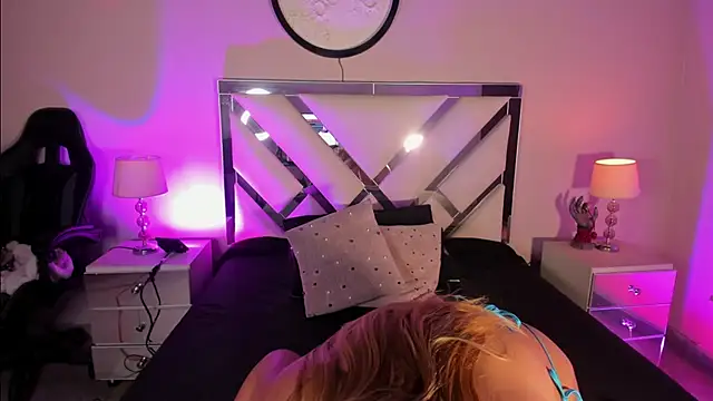 AnyyJones online show from October 2025 09:19:02 PM