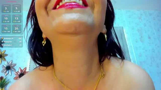 Snapshot of Victoriarouss- chatting on February 2025 01:54:01 AM Victoriarouss- online show from February 2025 01:54:01 AM