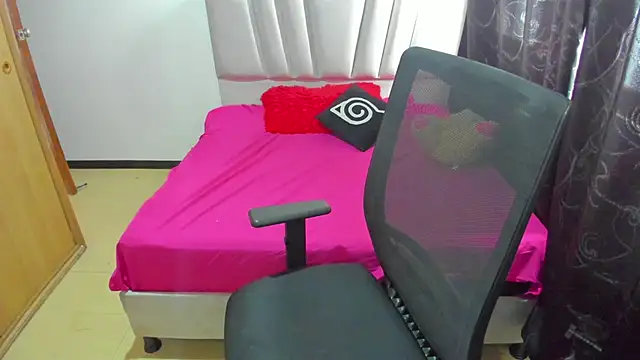 Snapshot of samantha__wilson chatting on October 2025 01:45:02 PM samantha wilson online show from October 2025 01:45:02 PM