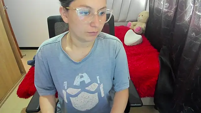 Snapshot of samantha__wilson chatting on November 2025 01:33:02 PM samantha wilson online show from November 2025 01:33:02 PM