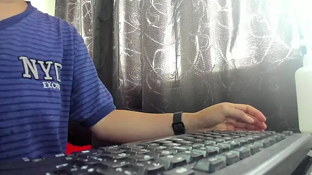 Snapshot of samantha__wilson chatting on November 2025 01:54:02 PM samantha wilson online show from November 2025 01:54:02 PM