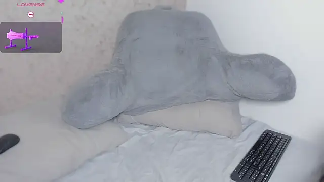 hanna lee02 online show from December 2025 12:12:01 PM