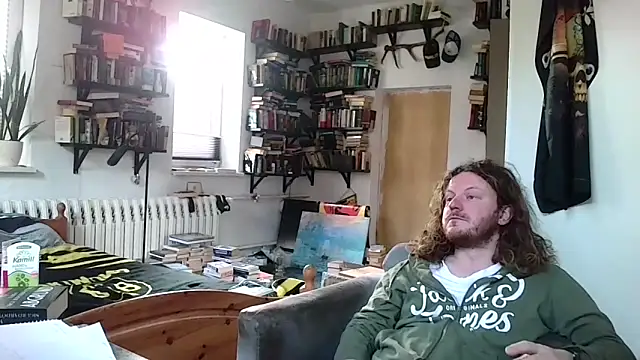 sunr1sa online show from February 2026 02:07:01 PM