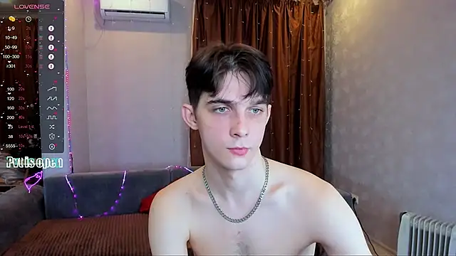 Snapshot of Aaron_Boom chatting on February 2026 04:48:01 PM Aaron Boom online show from February 2026 04:48:01 PM