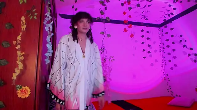 lucianromero online show from March 2026 10:16:02 PM