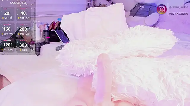 Snapshot of Emma-kell chatting on February 2025 12:51:02 AM Emma-kell online show from February 2025 12:51:02 AM