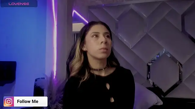 Sara Foxx1 online show from April 2026 07:03:02 PM