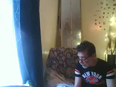 Snapshot of DaddyQuimHot chatting on February 2025 02:02:01 PM DaddyQuimHot online show from February 2025 02:02:01 PM